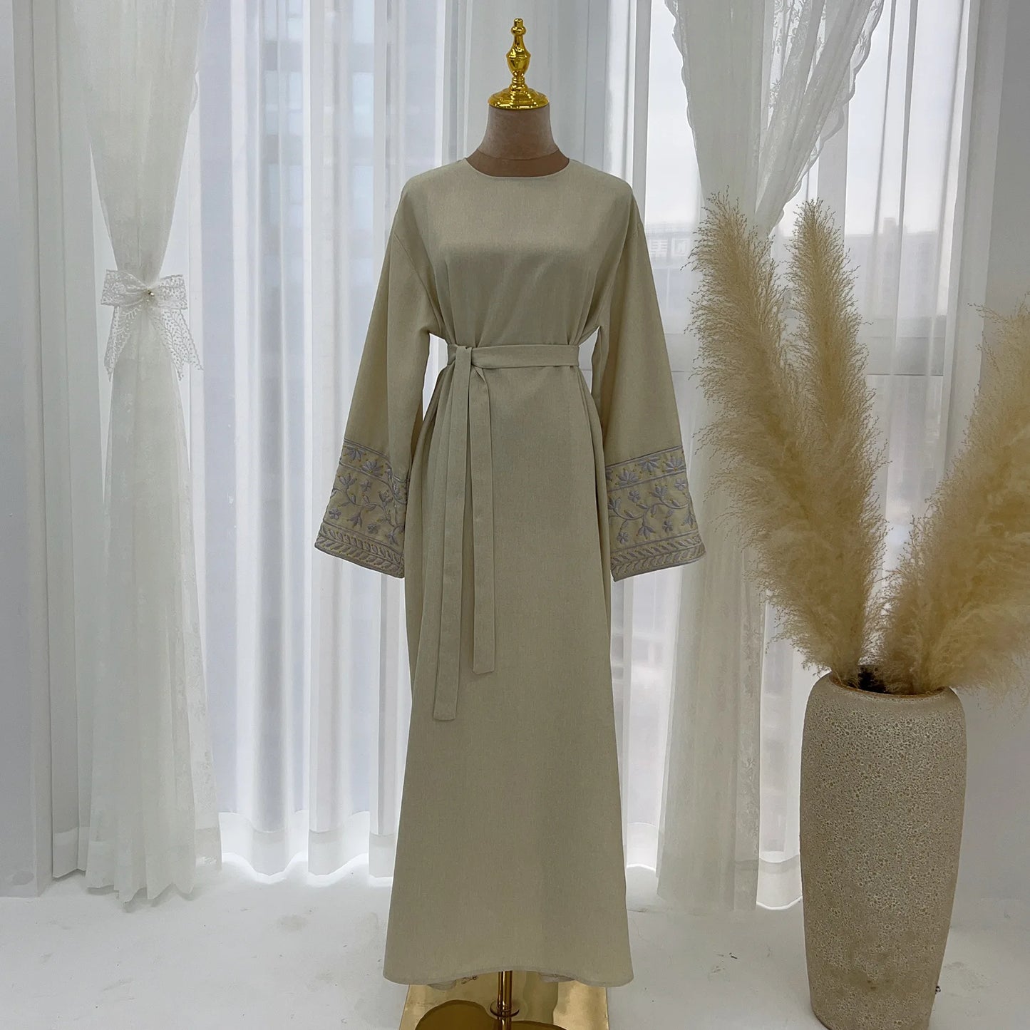Turkish Solid Muslim Dresses Simple Dubai Abayas for Women Casual Embroidered Elegant Long Dresses Lace-up Robes Women's Abayas